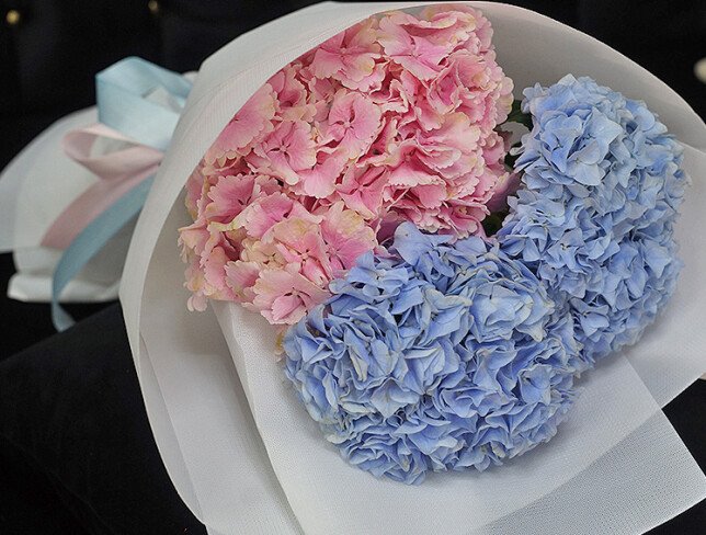 Buchet din hortensii albastre și roz „Mix delicat” foto