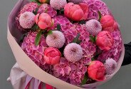 Bouquet with Pink Hydrangeas, Chrysanthemums and Dutch Coral Charm Peonies — photo 4