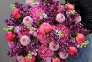 Buchet din hortensii roz, liliac si crizanteme — foto 2