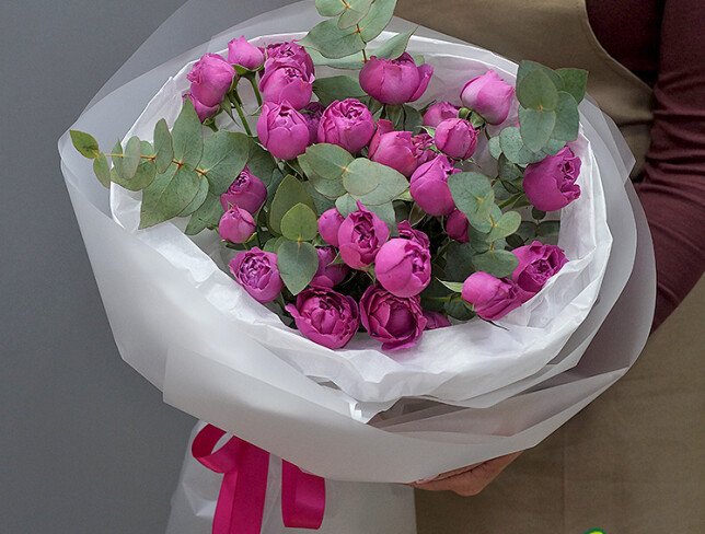 Bouquet of 7 Spray Roses “Misty Bubbles” photo