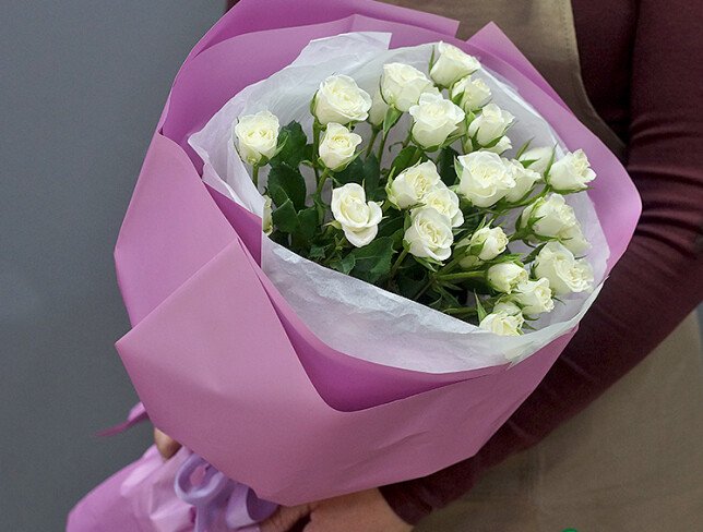 Bouquet of White Spray Roses “Lightness of Feelings” photo
