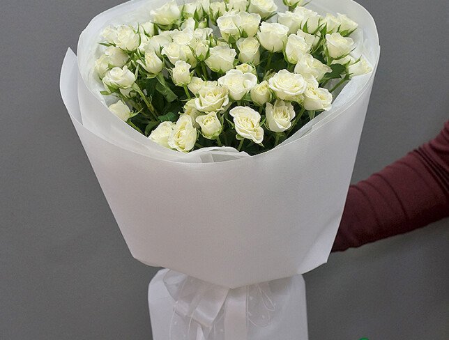 Букет из 15 кустовых роз «Белая свежесть» Фото