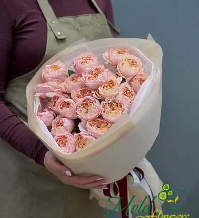 Bouquet of peony-style roses ''Juliet''