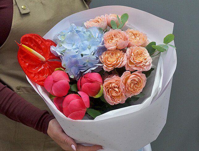 Bouquet of Blue Hydrangea, Garden Roses and Anthuriums photo