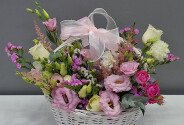Basket of roses and eustoma — photo 1