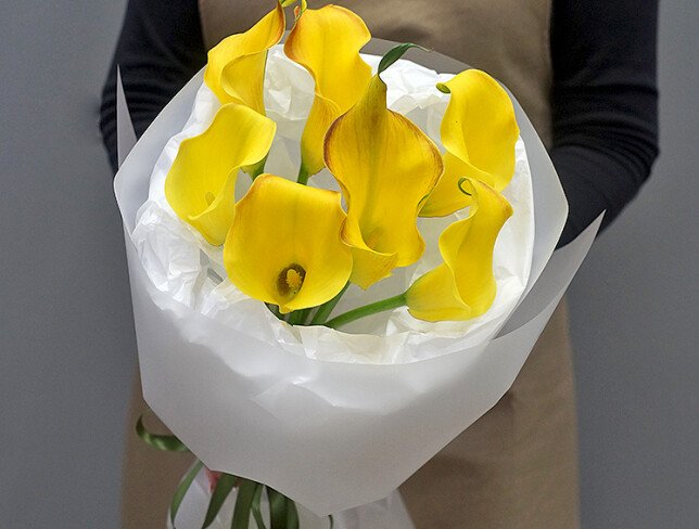 Bouquet of 7 Yellow Calla Lilies photo
