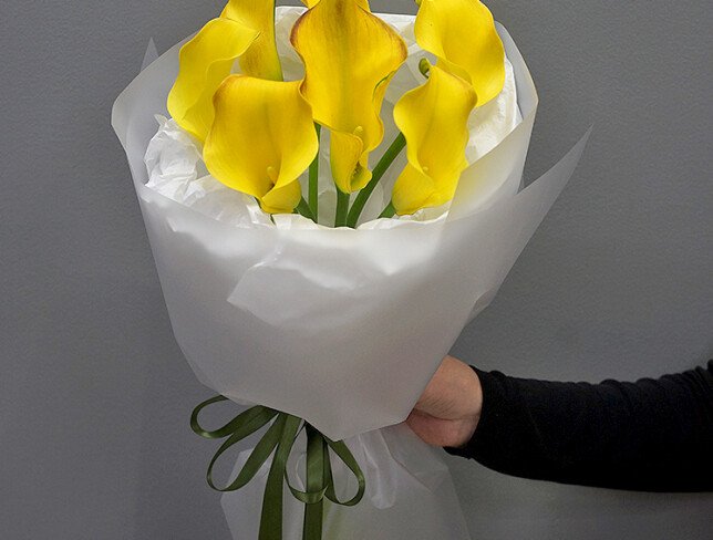 Bouquet of 7 Yellow Calla Lilies photo