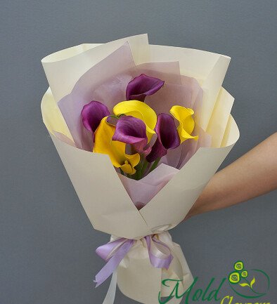 Bouquet with Yellow and Purple Calla Lilies photo 394x433
