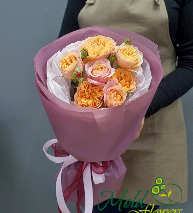 Bouquet of 7 Cream Peony Roses photo 394x433