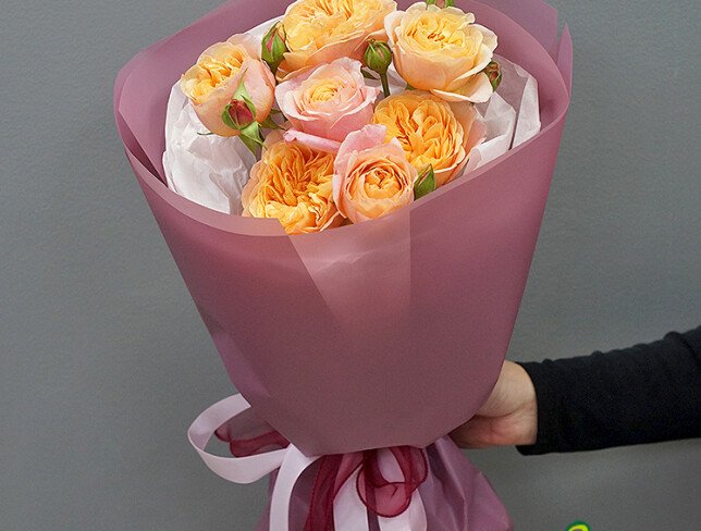 Bouquet of 7 Cream Peony Roses photo