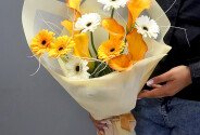 Bouquet with Gerberas and Calla Lilies “Sunny Sunrise” — photo 3