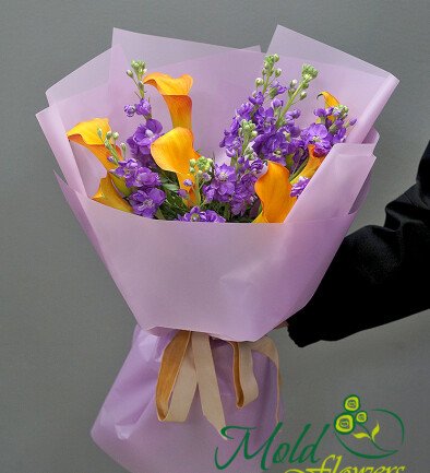 Buchet din matthiola mov si cale „Mango” foto 394x433