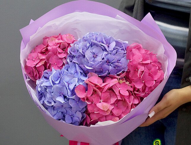 Buchet din hortensii roz aprins si violet „Emotii vii” foto