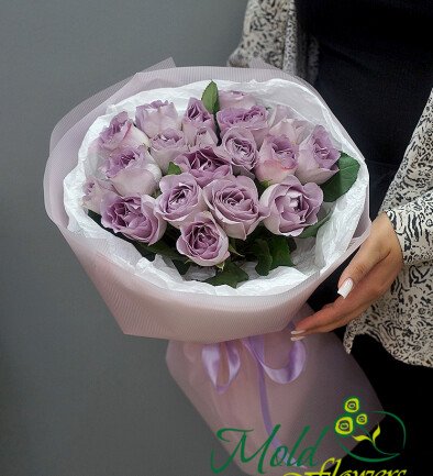 Buchet din 19 trandafiri mov „Memory Lane” foto 394x433