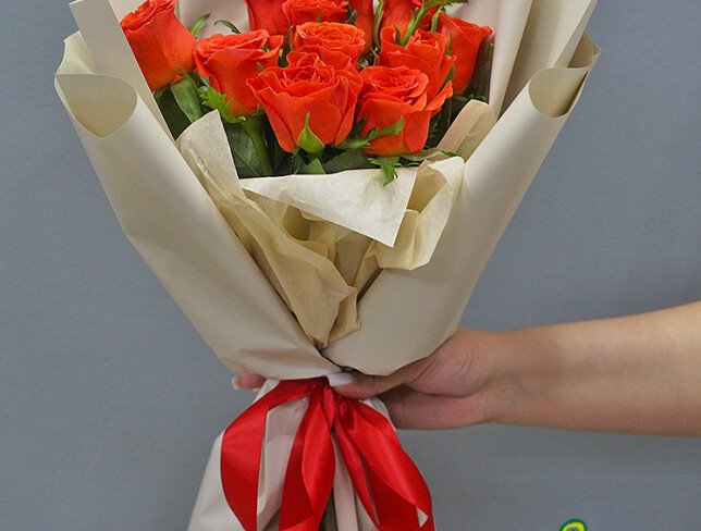 Buchet din 11 trandafiri portocalii 40 cm foto