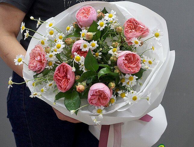 Bouquet of Peony Roses and Daisies "Powder Dream" photo