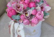 Box with Peony Roses and White Orchids — photo 3