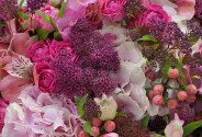 Buchet din hortensii roz, clopotei si trandafiri de tufa — foto 3