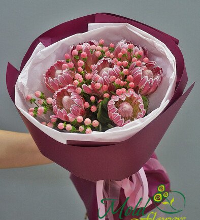 Exotic Bouquet with Protea and Pink Hypericum photo 394x433