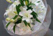 Buchet din crini albi — foto 3