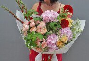 Buchet cu hortensii, trandafiri, anthurium și gladiole „Armonie de Vară” — foto 1