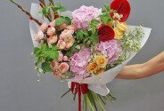 Buchet cu hortensii, trandafiri, anthurium și gladiole „Armonie de Vară” — foto 3