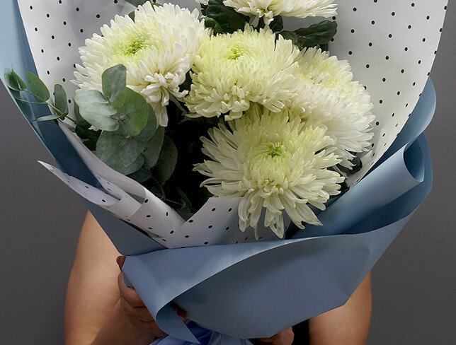 Bouquet of 5 Ball Chrysanthemums and Eucalyptus photo