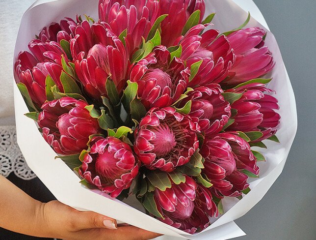 Buchet din 15 protee foto