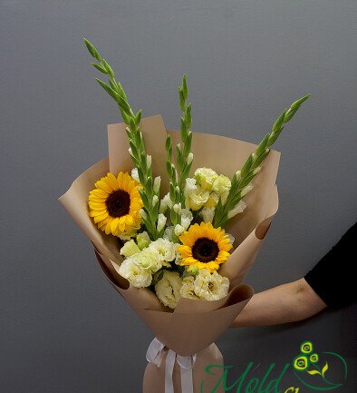 Bouquet with Sunflowers, White Gladiolus and Cream Eustoma photo 394x433