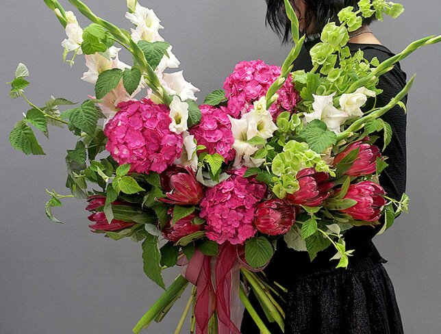 Bouquet "Strength of Beauty" photo