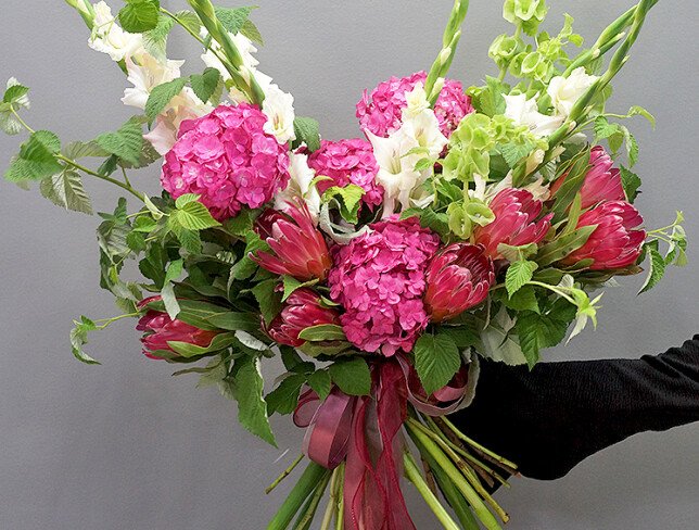 Bouquet "Strength of Beauty" photo