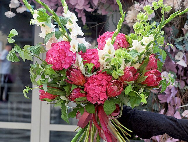 Bouquet "Strength of Beauty" photo