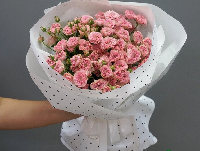 Bouquet of 21 Soft Pink Spray Roses photo