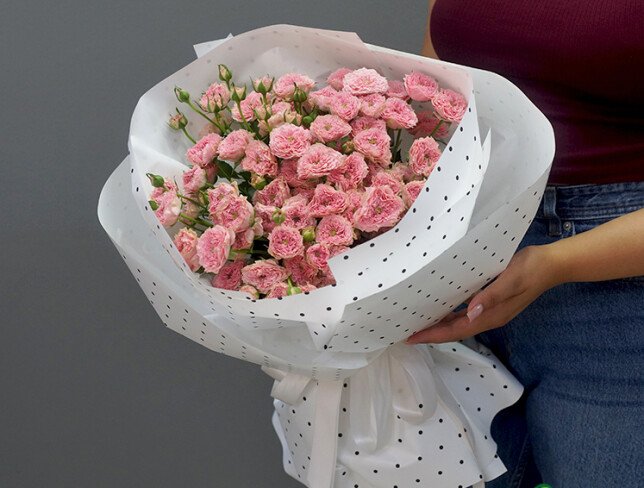 Bouquet of 21 Soft Pink Spray Roses photo