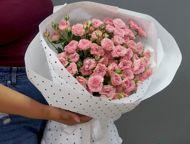 Bouquet of 21 Soft Pink Spray Roses photo