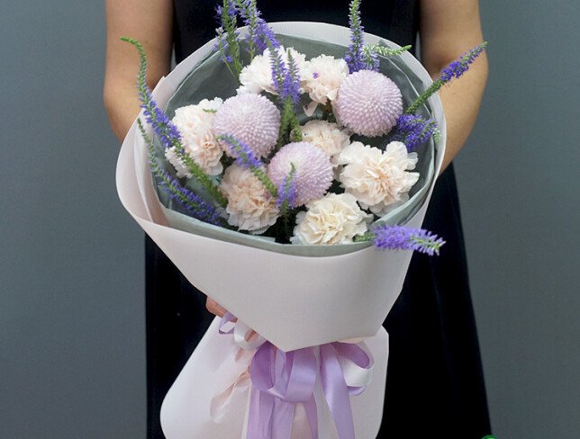 Buchet din crizanteme Momoko și garoafe roz foto