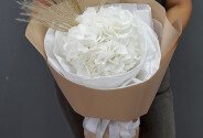 Bouquet with One White Hydrangea — photo 2