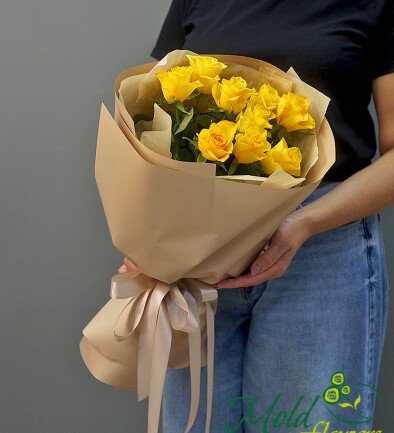 Buchet din 9 trandafiri galbeni foto 394x433