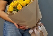 Buchet din 9 trandafiri galbeni — foto 2