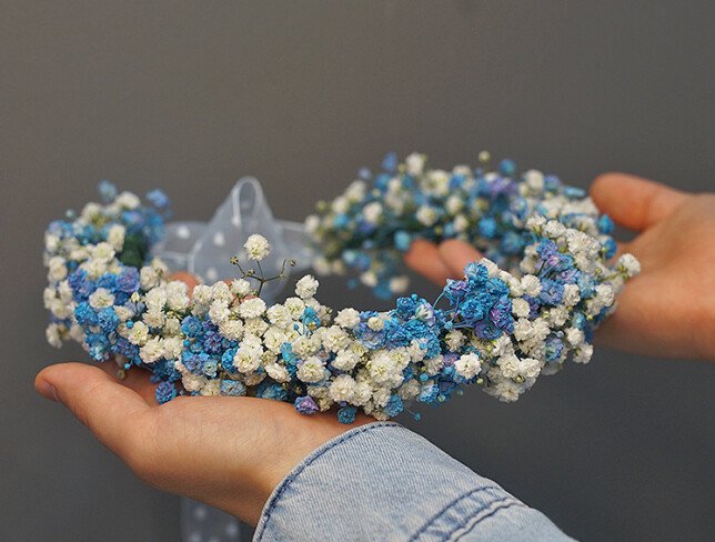 Wreath of White and Blue Gypsophila photo
