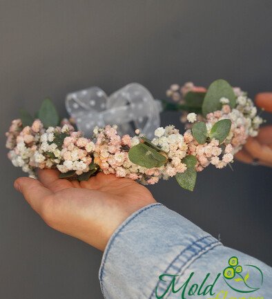 Wreath of Gypsophila and Eucalyptus photo 394x433