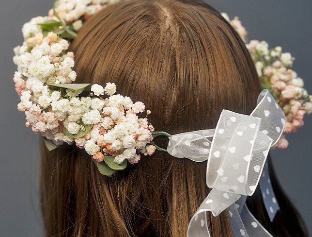 Wreath of Gypsophila and Eucalyptus photo