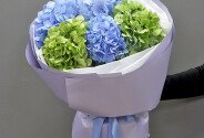 Buchet din 3 hortensii albastre si 2 hortensii verzi — foto 4