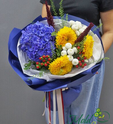 Bouquet of Fluffy Sunflowers and Purple Hydrangea photo 394x433