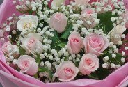 Букет из розовых голландских роз и белой гипсофилы — фото 2