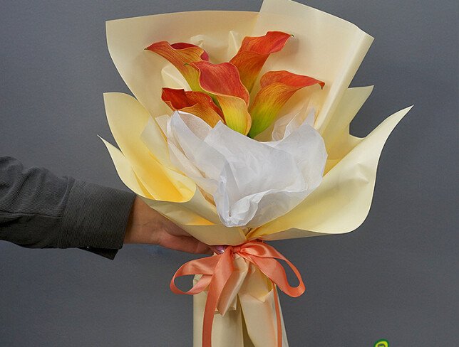 Bouquet of 5 "Mango" Calla Lilies photo