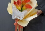 Bouquet of 5 "Mango" Calla Lilies — photo 3