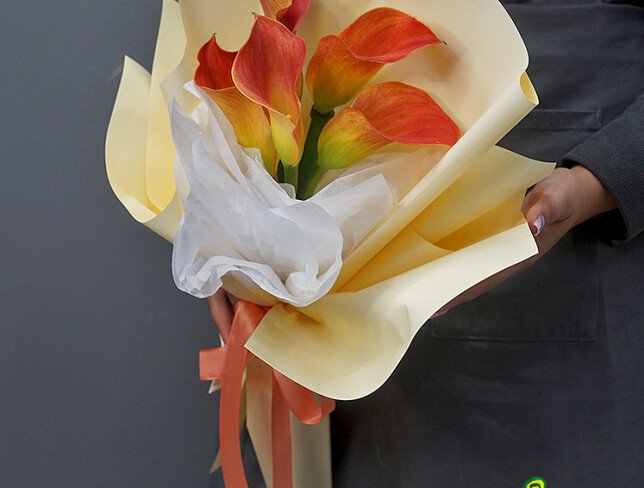 Bouquet of 5 "Mango" Calla Lilies photo